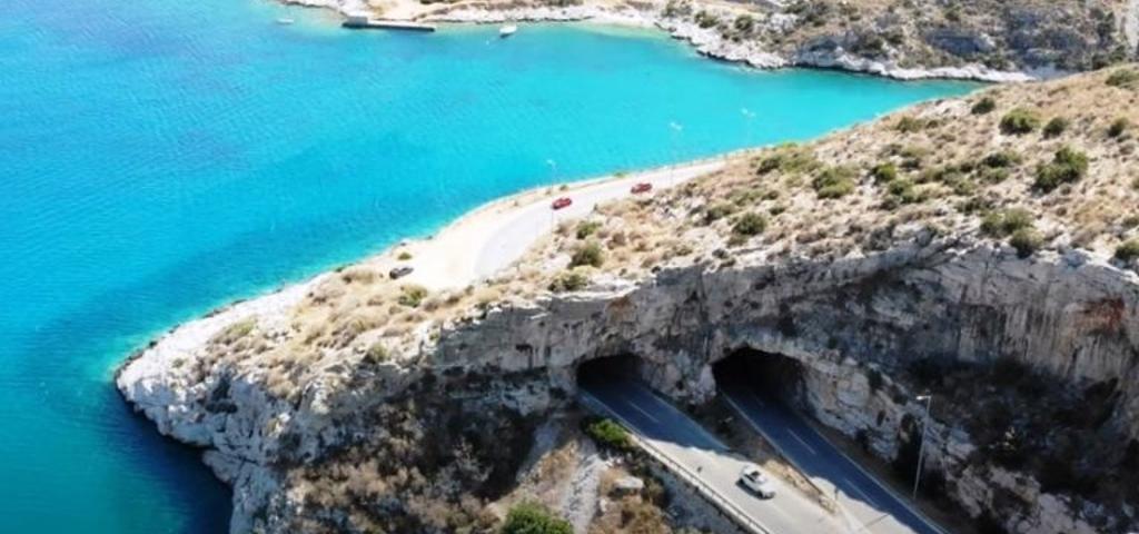 Στην κυκλοφορία το Σάββατο τα δύο ρεύματα στις «Τρύπες Καραμανλή» Στην κυκλοφορία το Σάββατο τα δύο ρεύματα στις «Τρύπες Καραμανλή»
